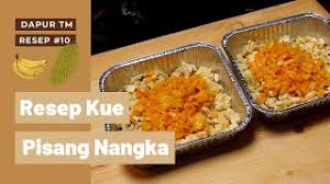 Buah pisang tidak hanya enak di makan langsung, tapi juga bertambah lezat dengan diolah menjadi minumpan, makanan dan kue kue yang enak yang sesuai dengan selera kita. Cara Membuat Kue Pisang Nangka Talam Pisang Nangka Youtube