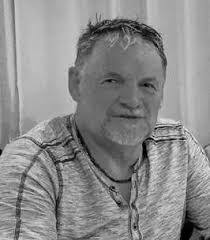 Barry Eggleston's Instagram, Twitter & Facebook