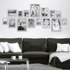 Eigene Bilderwand Gestalten Schwarz Weiss In 2020 Bilderrahmen Set Fotogaleriewande Fotowand Ideen