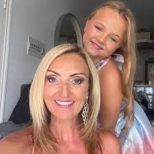 Jackie Scholes's Instagram, Twitter & Facebook