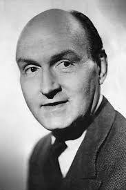 Robert Airey's Instagram, Twitter & Facebook