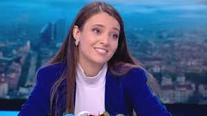 Протест пред БНТ заради песента на Човека глас