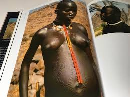 Leni riefenstahl's registration of the nuba tribe. Leni Riefenstahl Die Nuba Menschen Wie Von Einem Catawiki