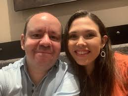 PLACA RED BELT, ENTREGUE PELA EDUZZ A PRODUTORES COM GANHO SUPERIOR A  R$100.000,00 Essa placa foi conquistada devido ao trabalho feito no projeto  Gravando Violões + Levadas Sertanejas, do @henriquegarciaguit. Um trabalho