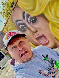 Famed NYC celebrity, Jonathan Lyons, a.k.a. "Buddy the Rat" 🐀 dropped by  to take a bite outta the Big Apple Circus! 🍕 @jonothonlyons  @bigapplecircus #BuddytheRat #NYC #Circus #Rat #Pizza