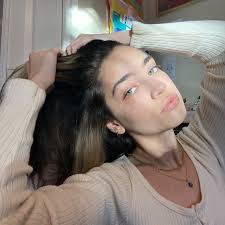 Karla Boone's Instagram, Twitter & Facebook