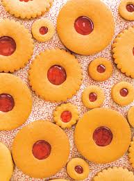 Biscuits A La Melasse Et A La Gelee De Pomme Ricardo Recipe Jelly Cookies Apple Jelly Delicious Cookie Recipes