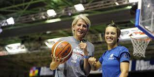 45 premières minutes où l'on pensait avoir tout vu. Basket Landes Un Nouveau Defi Pour Cathy Melain Monument Du Basket