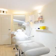 Dies beginnt schon beim ersten eindruck, zu der eine hochwertige ausstattung und einrichtung ebenso zählt wie ein freundlicher empfang. Full Beauty Clinics The World Is Full Of Beauty