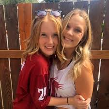 Kami McDaniel (@funnykamidaily)