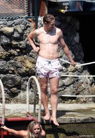 Frenkie de Jong Shows His Cock in Wet – The Male Fappening