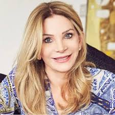 Catherine Carr (@catiidee)