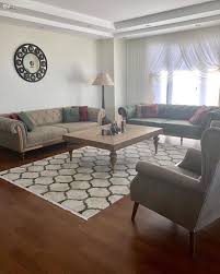 Salon Degil Sanki Galeri Aksesuarlariyla Kimlik Kazanan Bir Ev Ev Gezmesi Ev Dekoru Oturma Odasi Takimlari Oturma Odasi Tasarimlari