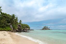 Buchen sie einfach ihren traum und lassen sie sich auf eine unvergessliche reise auf den. File Strand Anse Royale Auf Der Insel Mahe Seychellen 25748098448 Jpg Wikimedia Commons