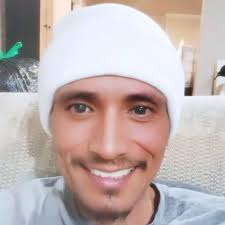 Ojalá alguien tuviera miedo de perderme. Siempre tengo miedo de perder a la  gente que amo pero dudo que alguien luchara para mantenerme en su vida.