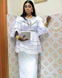 Plus beau model de bazin tissu africaine tendance 2019. Photo By Soucko Bazin On October 22 2020 L Image Contient Peut Etre 2 Personnes Latest African Fashion Dresses African Fashion Dresses African Wear Dresses