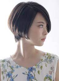 ショートヘア初心者さんでも挑戦しやすい 大人可愛いショートボブの世界 キナリノ ショートボブ 大人ショートボブ ヘアスタイル