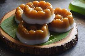 Ciri khas kue ini terdiri dari tiga lapisan kue dengan warna hijau, cokelat, dan putih. Serba Gula Merah 5 Resep Kue Jajanan Pasar Yang Manisnya Bikin Nagih