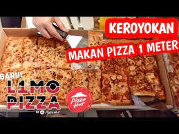 Kamu juga bisa lihat dari kwh meter. Pizza Panjang 1 Meter Menu Baru Pizza Hut Limo Pizza Youtube