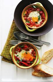 Chakchouka Eggs Cooked In A Flavourful Sauce Of Tomatoes Bell Peppers And Spices Sugar Et Al Summer Vegetable Recipes Flavorful Sauce Healthy Brunch Recipes