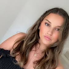 Hannah Colvin's Instagram, Twitter & Facebook