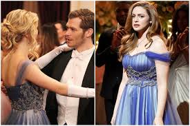 Voir plus d'idées sur le thème vampire diaries, fond d'écran image uploaded by ayss. Legacies Season 1 Every The Vampire Diaries And The Originals Easter Egg Tv Guide