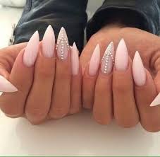 Nagel Weiss Verlaufen Stiletto Nagel