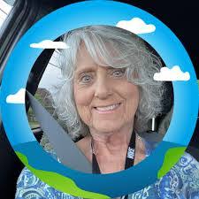 Donna Bowles's Instagram, Twitter & Facebook