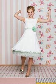 Maybe you would like to learn more about one of these? Kurzes Petticoat Brautkleid Mit Flugelarm Modern Und Lassig
