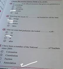 كما بدأ طلاب الصف الثالث الثانوي في امتحان اللغة الإنجليزية للشعبة العلمية. Tkygklk9ec0nrm