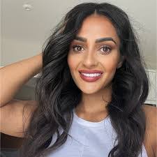 Hollie Kemp's Instagram, Twitter & Facebook