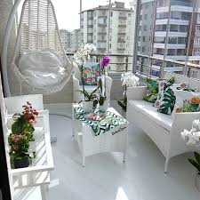 Balkon Mevsimi Artik Kapandi Oturulmuyor Aksamlari Ama Soyle Ic Acici Bir Balkon Paylasmaktan Da Geri Kalmayayim Orkide Veya 2020 Dekor Tasarim Ev Dekorasyonu