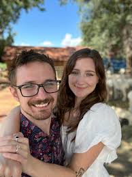 Come watch my husband play hogwarts legacy