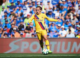 The ball landed right to captain gabi, who nudged it towards saul. Top 3 Antoine Griezmann Goal Celebrations Media Referee
