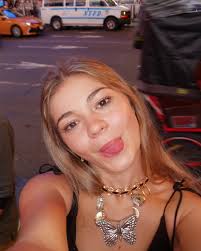 I forgot to tell you guys I went to time square!!! Capitalism at its finest  ✨ Feeling: simple, like a moth, I love nothing more than bright shiny  lights 🌃