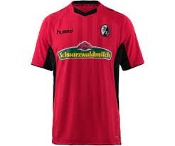 Der sc freiburg und nike fallen diese saison beim während der sc freiburg beim heimtrikot und ausweichtrikot jeweils ein neues trikot spendiert. Hummel Sc Freiburg Trikot 2018 2019 Ab 34 99 Preisvergleich Bei Idealo De