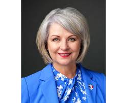 Dr. Robin Hickerson makes history as next CEO of Texarkana Chamber of  Commerce