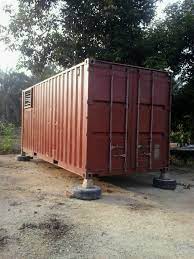Memandangkan stesen itu hanya sementara, arkitek arkitek itu membinanya daripada kontena untuk memudahkan pemasangan dan ubah suai. Mih Goat Farm Proses Pembelian Kontena Terpakai
