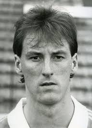 L'ancien Rouche Patrick Aussems fait le tour du monde comme entraîneur :  "Il y a ma tête sur des bus en Tanzanie"