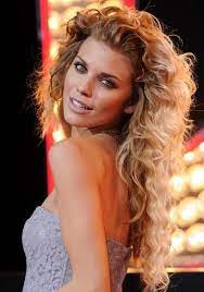20 Amazing Layered Hairstyles For Curly Hair Curly Hair Styles Layered Hair Hair