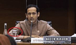 250.000,00 (dua ratus lima puluh ribu rupiah) 🙁 Bapak Ibu Guru Tahun 2021 Kepala Sekolah Yang Menjadi Penentu Layak Tidaknya Guru Honorer Digaji Dari Dana Bos Simak Selengkapnya