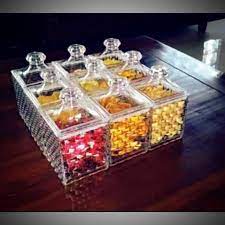 Dalam ni ada kuih 2 bekas kecik, satu tu kuih kelapa dgn kuih topi belang inti coklat, sedap sedap kuihnya. Balang Bekas Kuih Raya Giacomo 1set 3pieces Shopee Malaysia