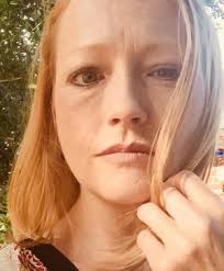 Bethany Hutton's Instagram, Twitter & Facebook