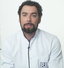 In-Clinic Consultation with Holistic Trichologist Robert James, WTS