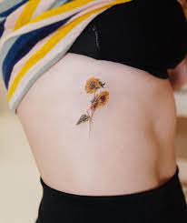 3 667 Curtidas 9 Comentarios Jia Paw Tattoo No Instagram Van Gogh S Sunflowers Van Gogh Tattoo Special Tattoos Floral Ribcage Tattoo