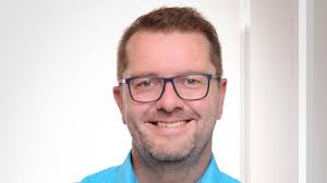 SR.de: Mark Baumeister