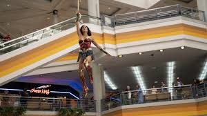 Pictures' follow up to the dc super hero's first outing, 2017's. Wonder Woman 1984 Ein Superhelden Film Von Vorgestern Golem De
