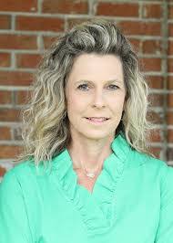 Vicki Landis's Instagram, Twitter & Facebook