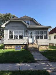 Start your free search for 2 bedroom houses today. 4 Bedroom Single Family Home House For Rent In Milwaukee Wi Apartments Com
