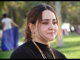 I tillegg til at det er mykt og behagelig å gå på. Nadia Gul Pashto Nice Song Jadogar De Nadia Gul Pinterest Songs And Youtube